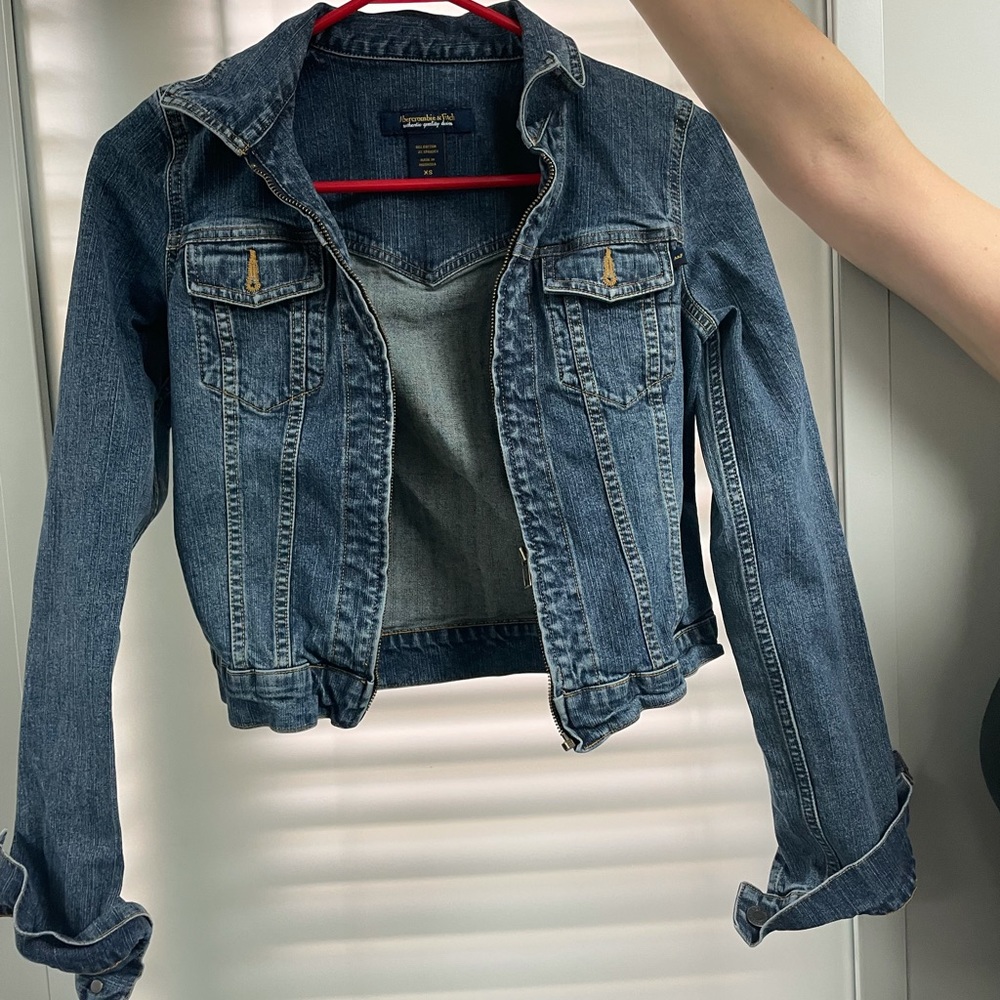 EUC Abercrombie and Fitch vintage denim jacket - Picture 1 of 4